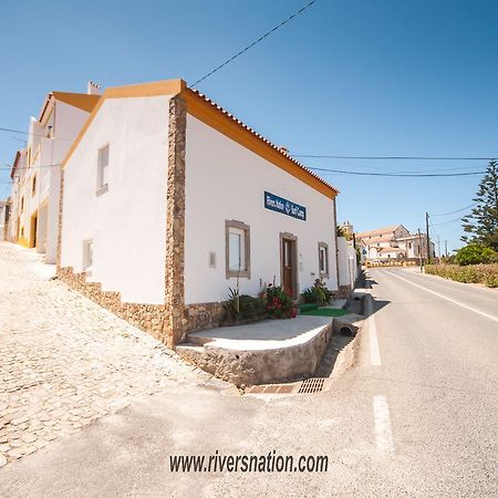 Rivers Nation Surf Camp Bed and Breakfast Atouguia Da Baleia Εξωτερικό φωτογραφία