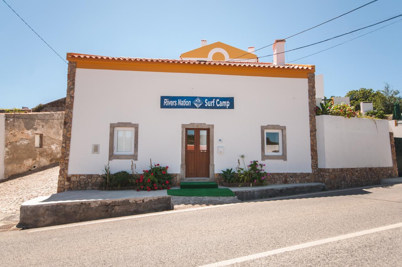 Rivers Nation Surf Camp Bed and Breakfast Atouguia Da Baleia Εξωτερικό φωτογραφία