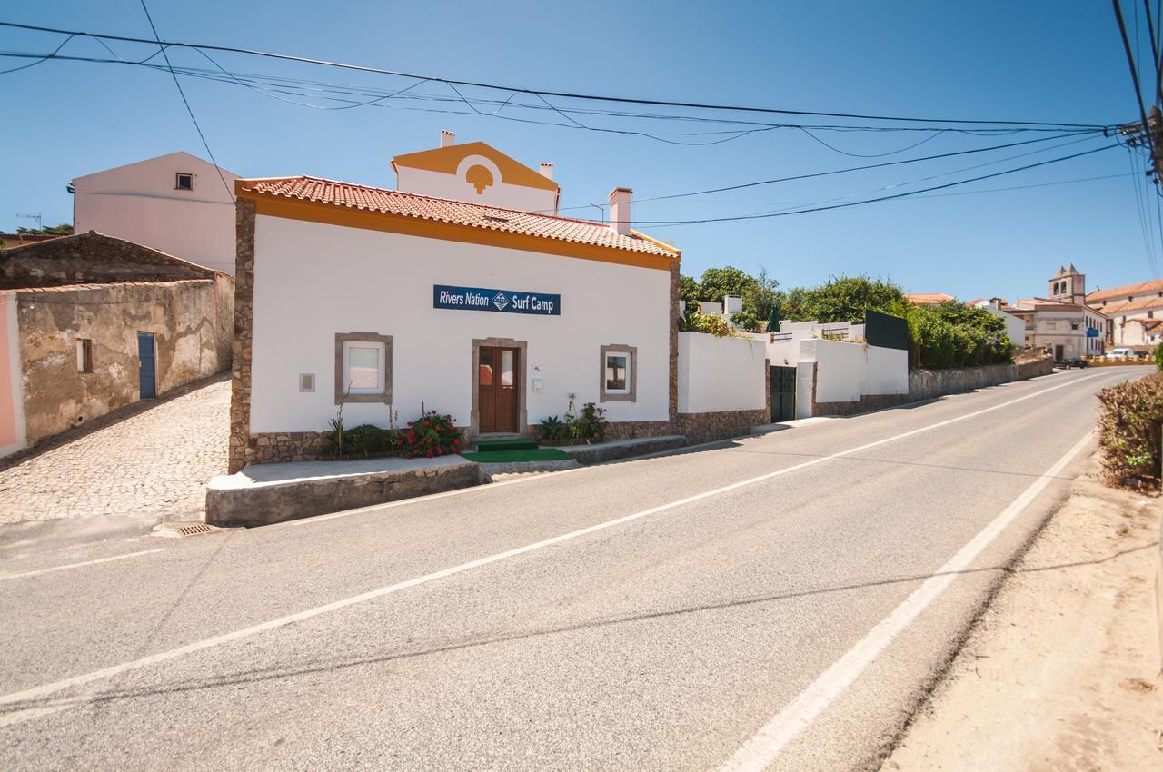 Rivers Nation Surf Camp Bed and Breakfast Atouguia Da Baleia Εξωτερικό φωτογραφία