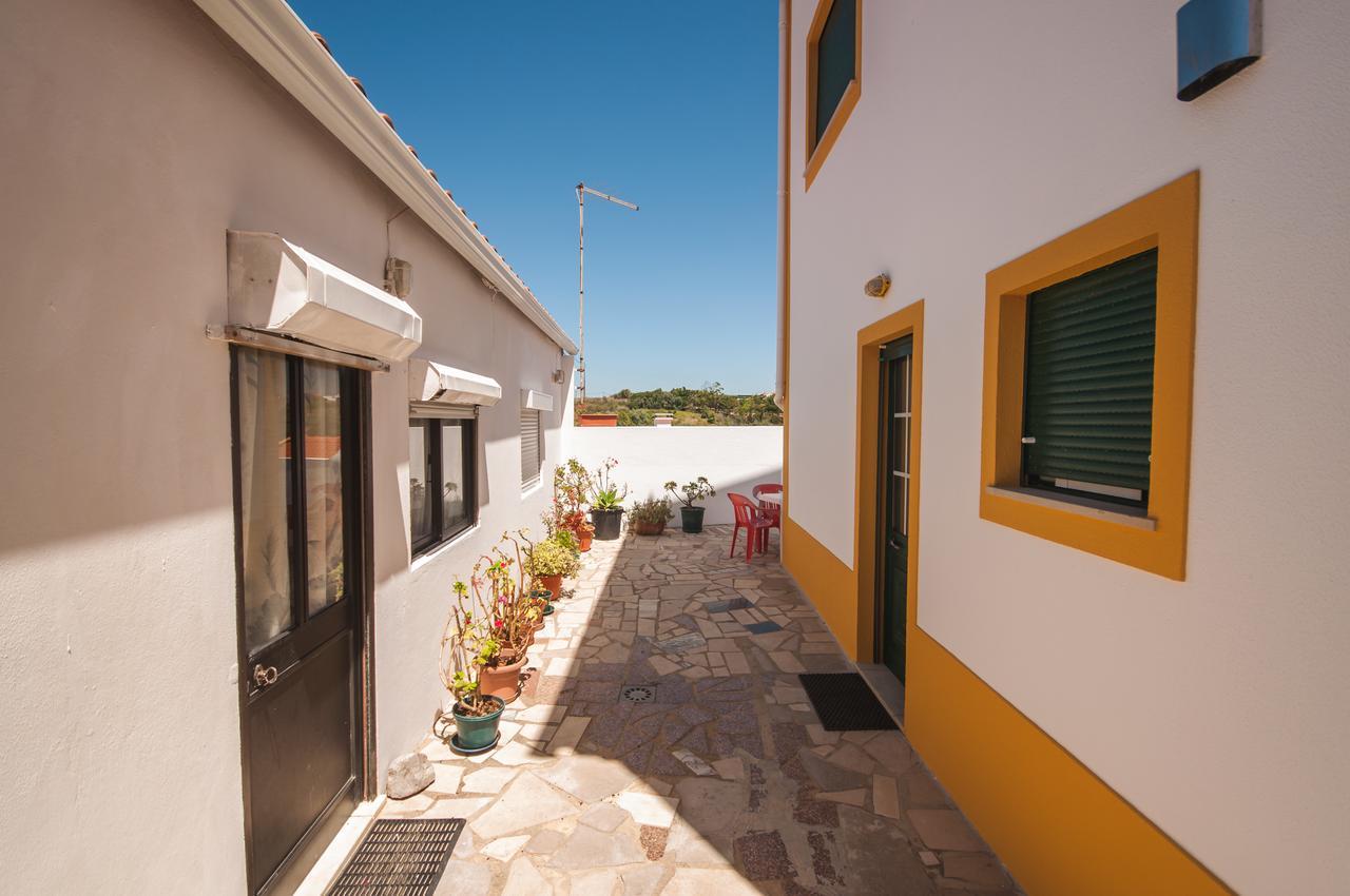 Rivers Nation Surf Camp Bed and Breakfast Atouguia Da Baleia Εξωτερικό φωτογραφία