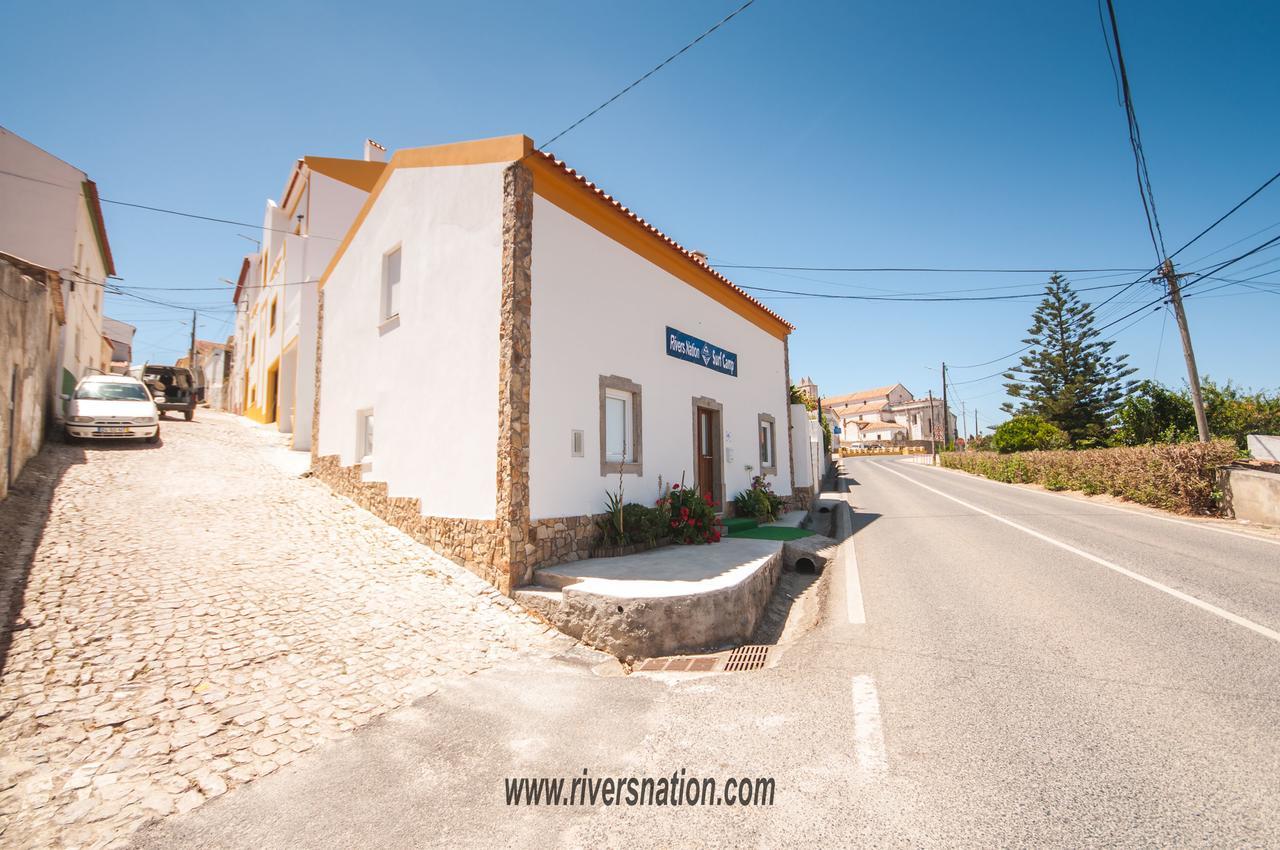 Rivers Nation Surf Camp Bed and Breakfast Atouguia Da Baleia Εξωτερικό φωτογραφία